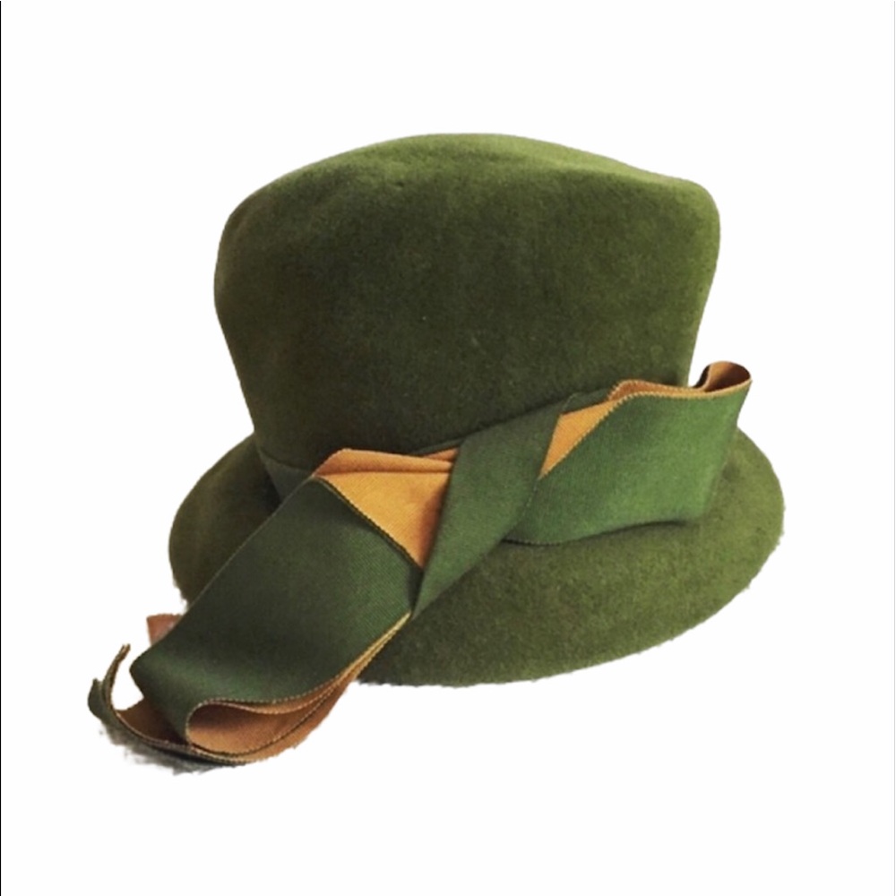 Vintage green velour hat
